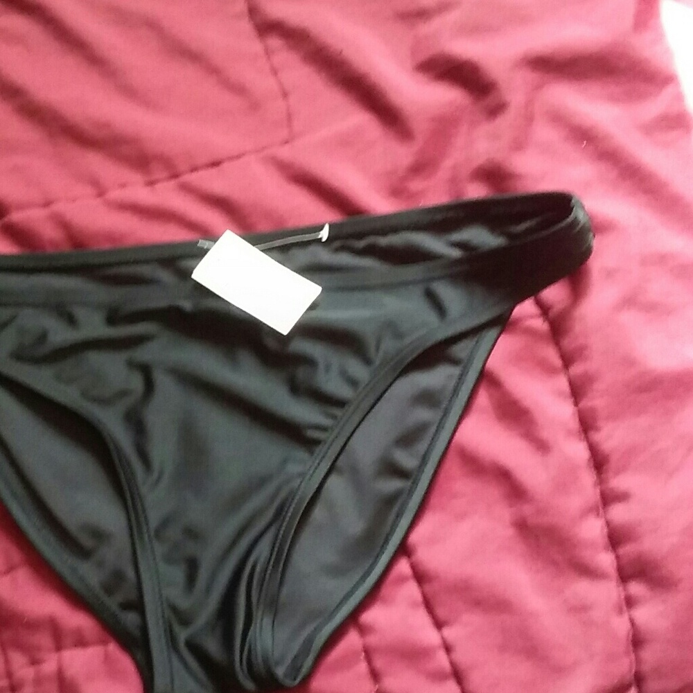 Old Navy black bikini bottom L